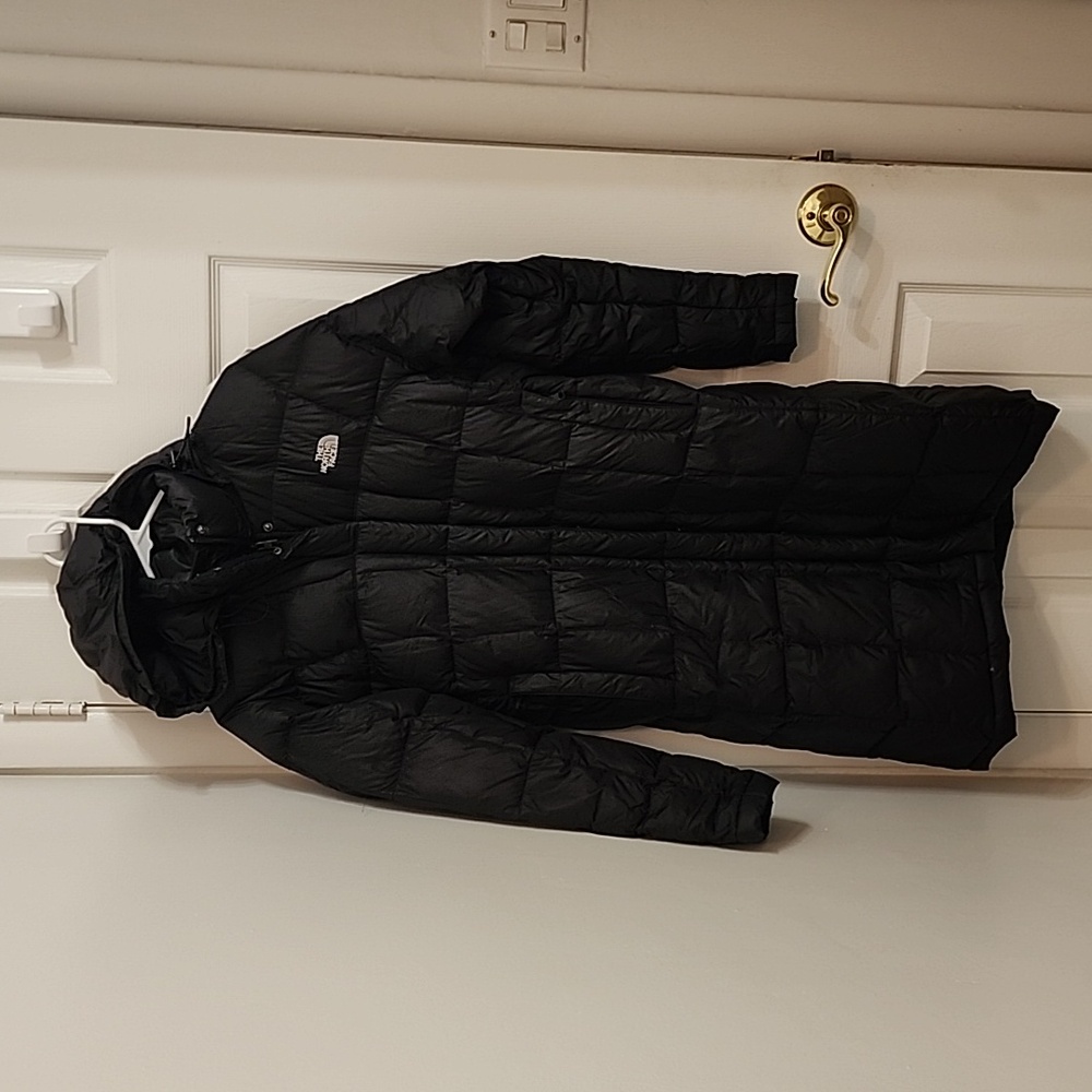Woman's Northface 600 long coat